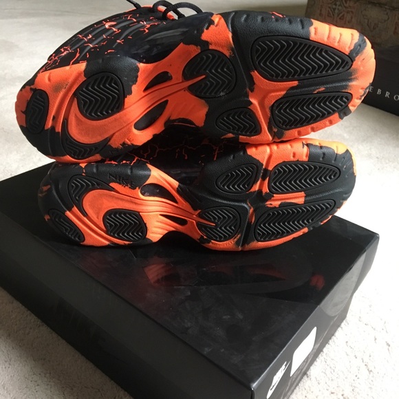 🔴🔴SOLD🔴🔴Nike foamposite one lava gs size 7 - Picture 5 of 5